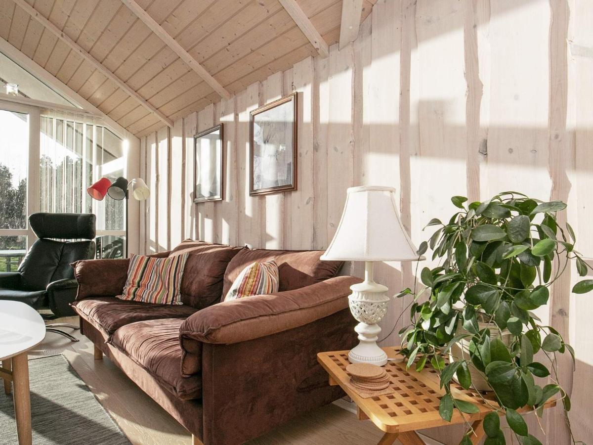 Three-Bedroom Holiday Home In Rodby 38 Kramnitse Exterior foto